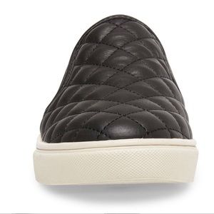 STEVE MADDEN ECENTRCQ SLIDE SNEAKER